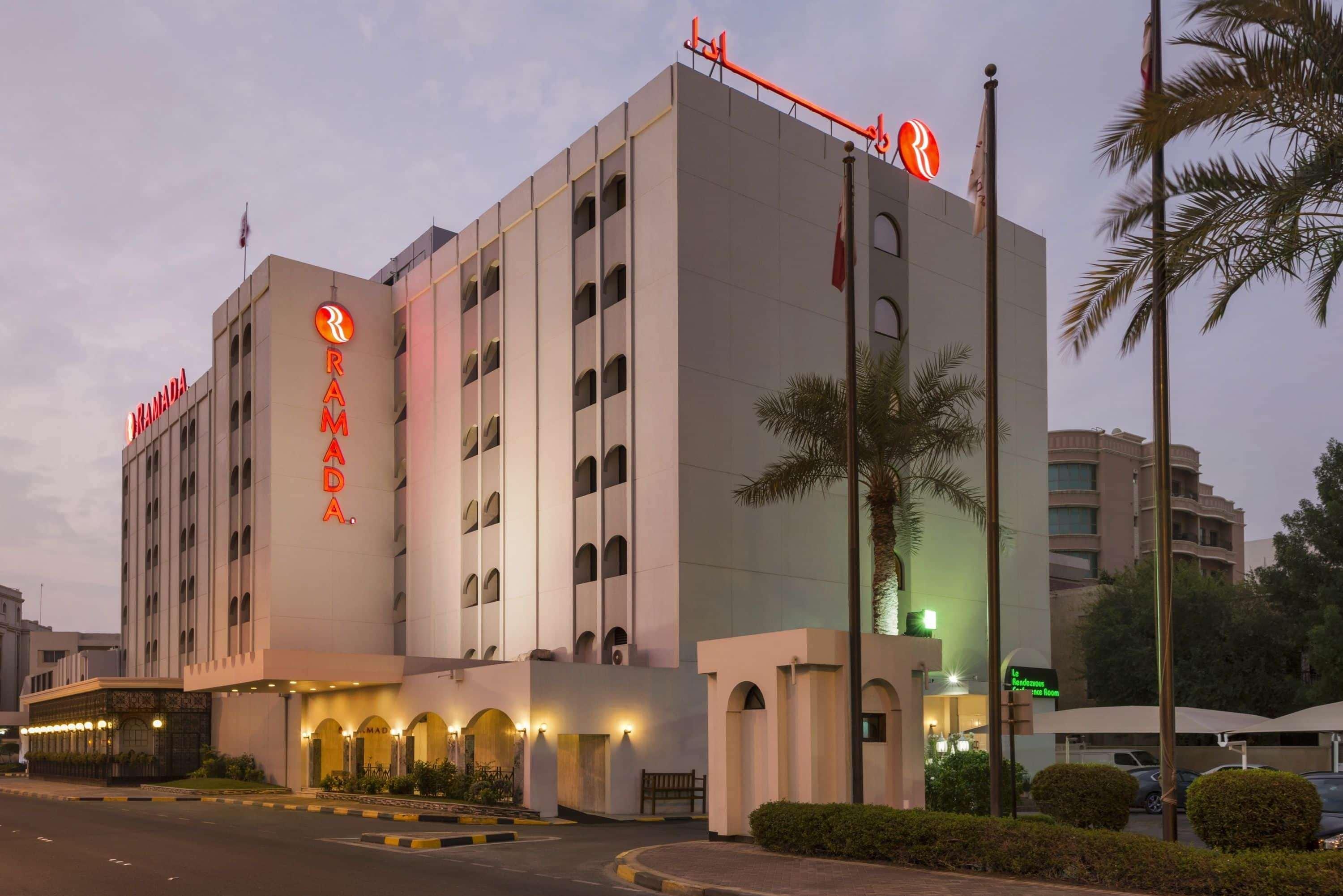 Ramada By Wyndham Bahrain Hotel Manama Exterior foto