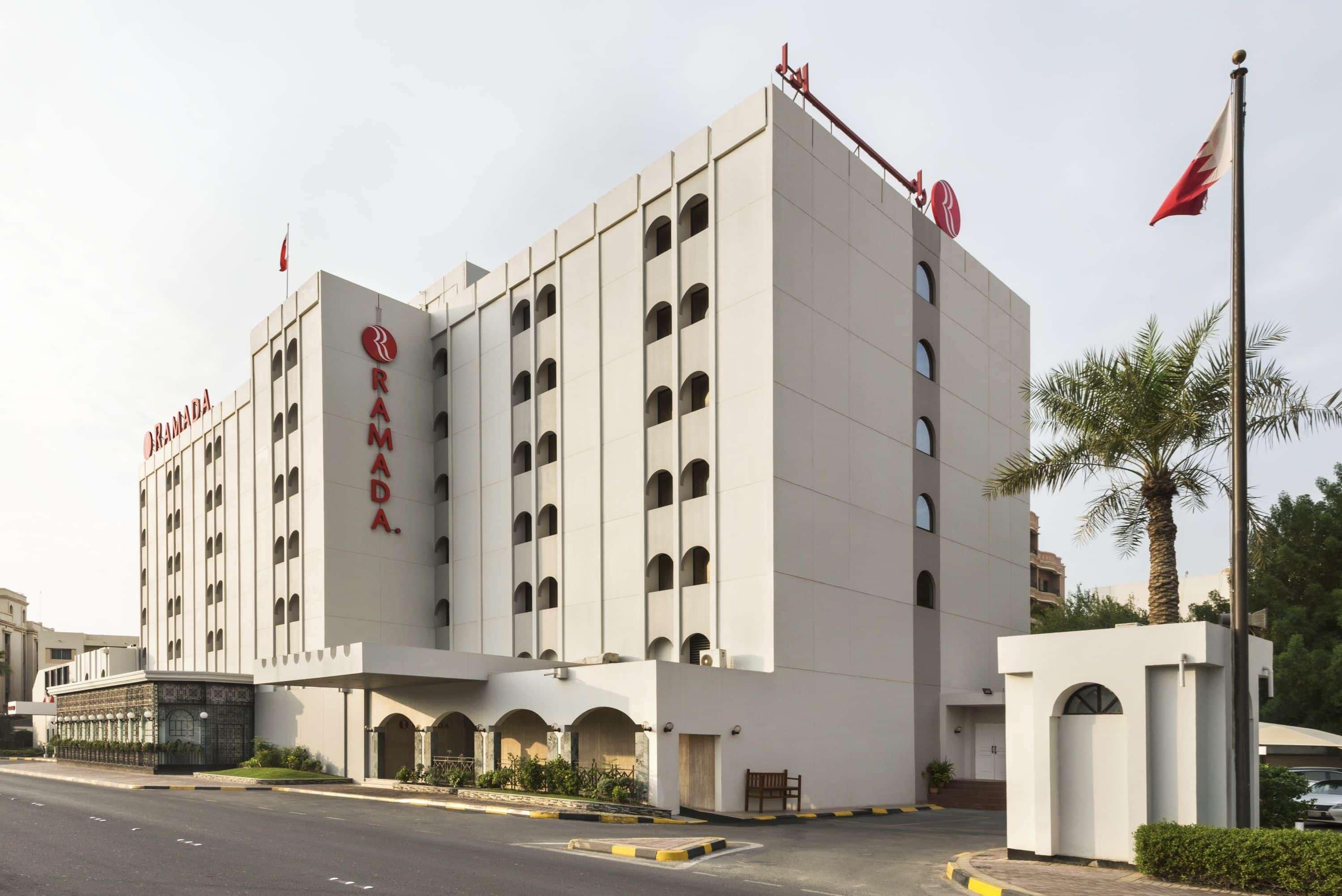 Ramada By Wyndham Bahrain Hotel Manama Exterior foto
